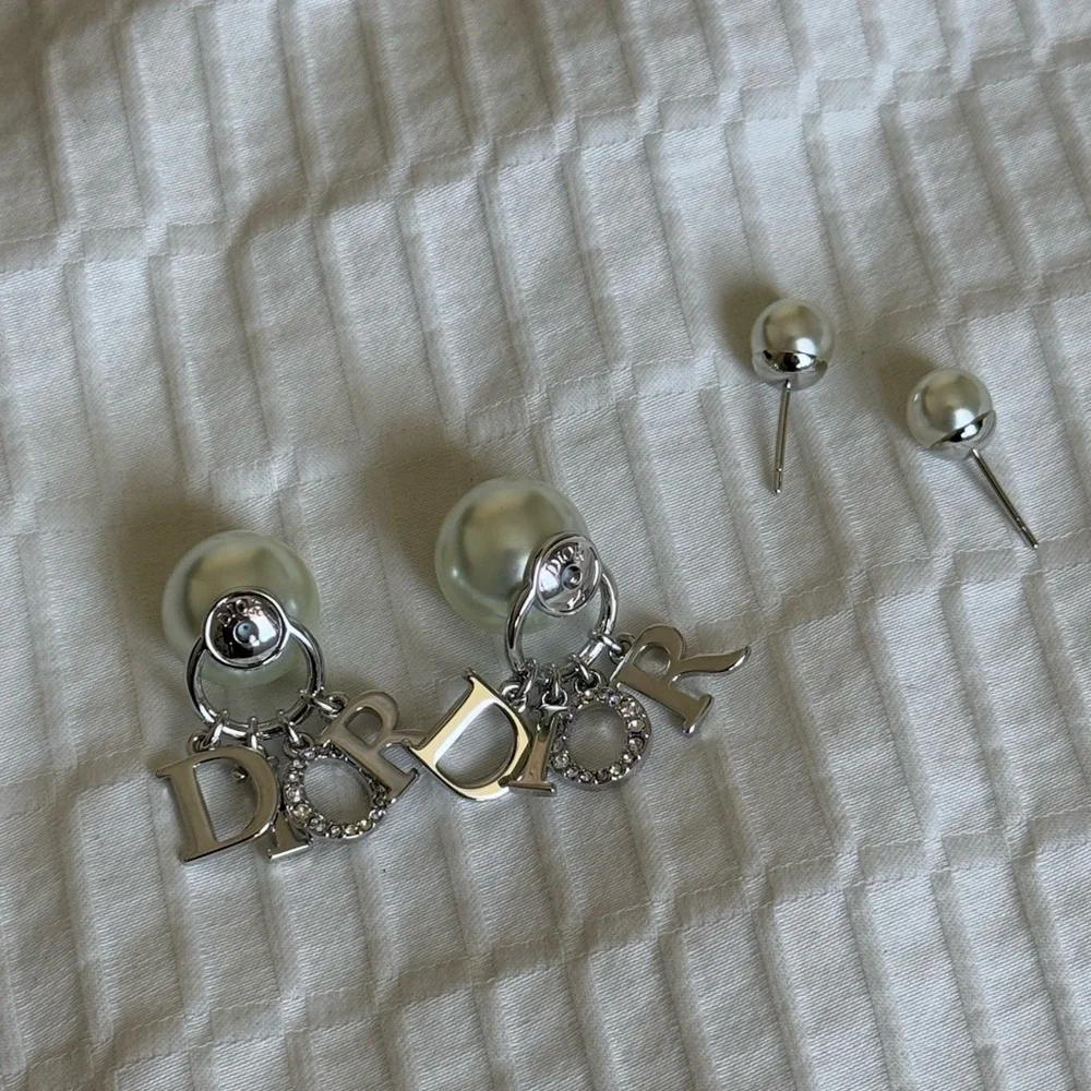 Dior Silver Tribales Pearl Earrings - Picture 4 of 5